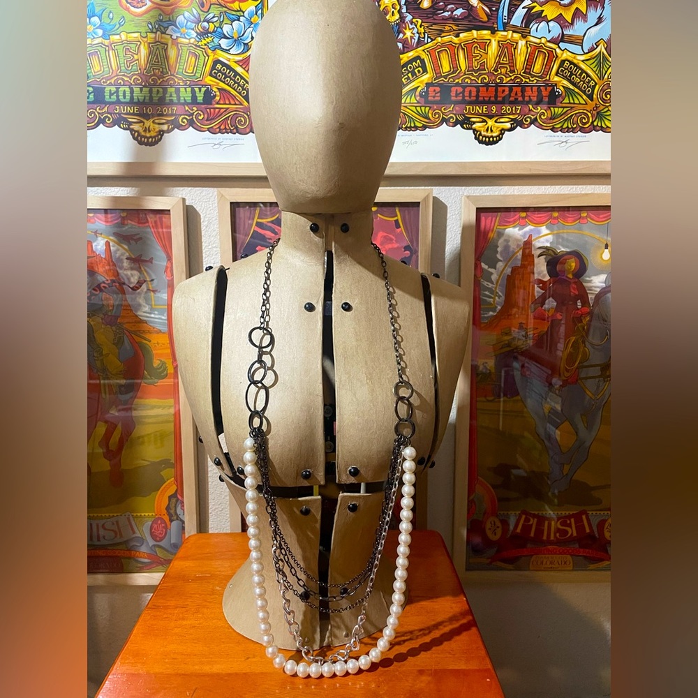 Multi layer chain and pearl necklace